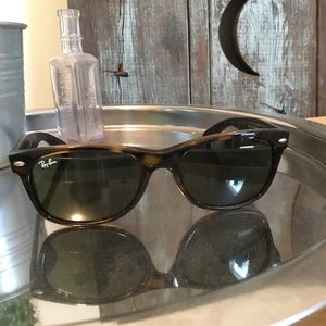 Rayban New Wayfarer Sunglasses 55 18
